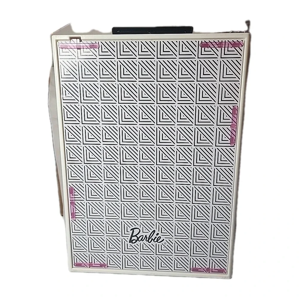 Barbie Pink Ultimate Closet Wardrobe  2018 Carrying Case Suitcase Portable 11x13